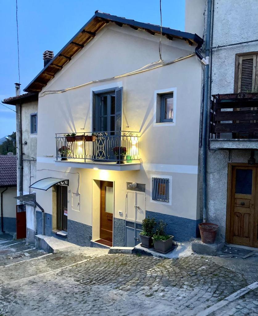 Villa Piccola dimora accogliente e molto panoramica Tagliacozzo Esterno foto